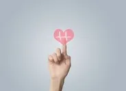 Vores guide om forsikringer giver dig som ung voksen oplysninger og råd til at beskytte dig selv og dine ting. Find artikler om alt fra bil- og indboforsikringer til rejseforsikringer og ansvarsforsikringer. Vi hjælper dig med at forstå, hvorfor forsikringer er vigtige, og hvordan du kan sikre dig selv bedst muligt.
